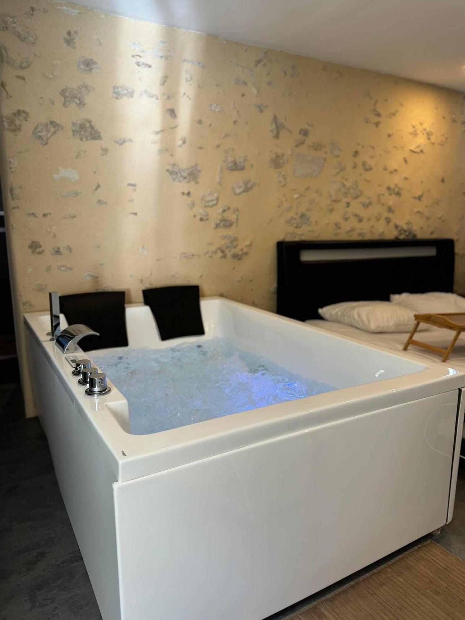 Love Queen Spa Detente Блуа Экстерьер фото